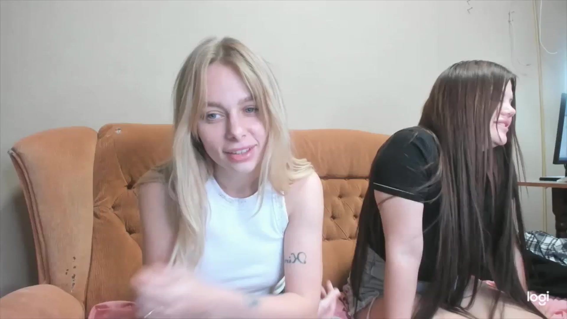 Gallery image thumbnail from YourPupsik's myfreecams stream on, 04/10/2024, 13:12 image 18 of 20