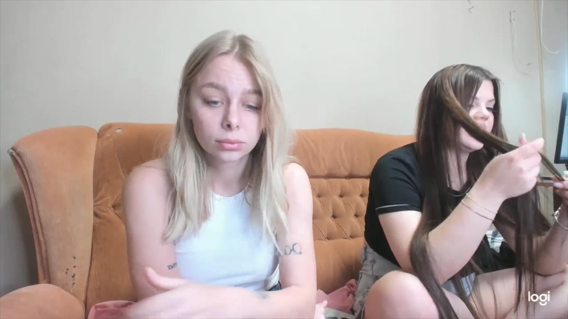 Gallery image thumbnail from YourPupsik's myfreecams stream on, 04/10/2024, 13:12 image 3 of 20