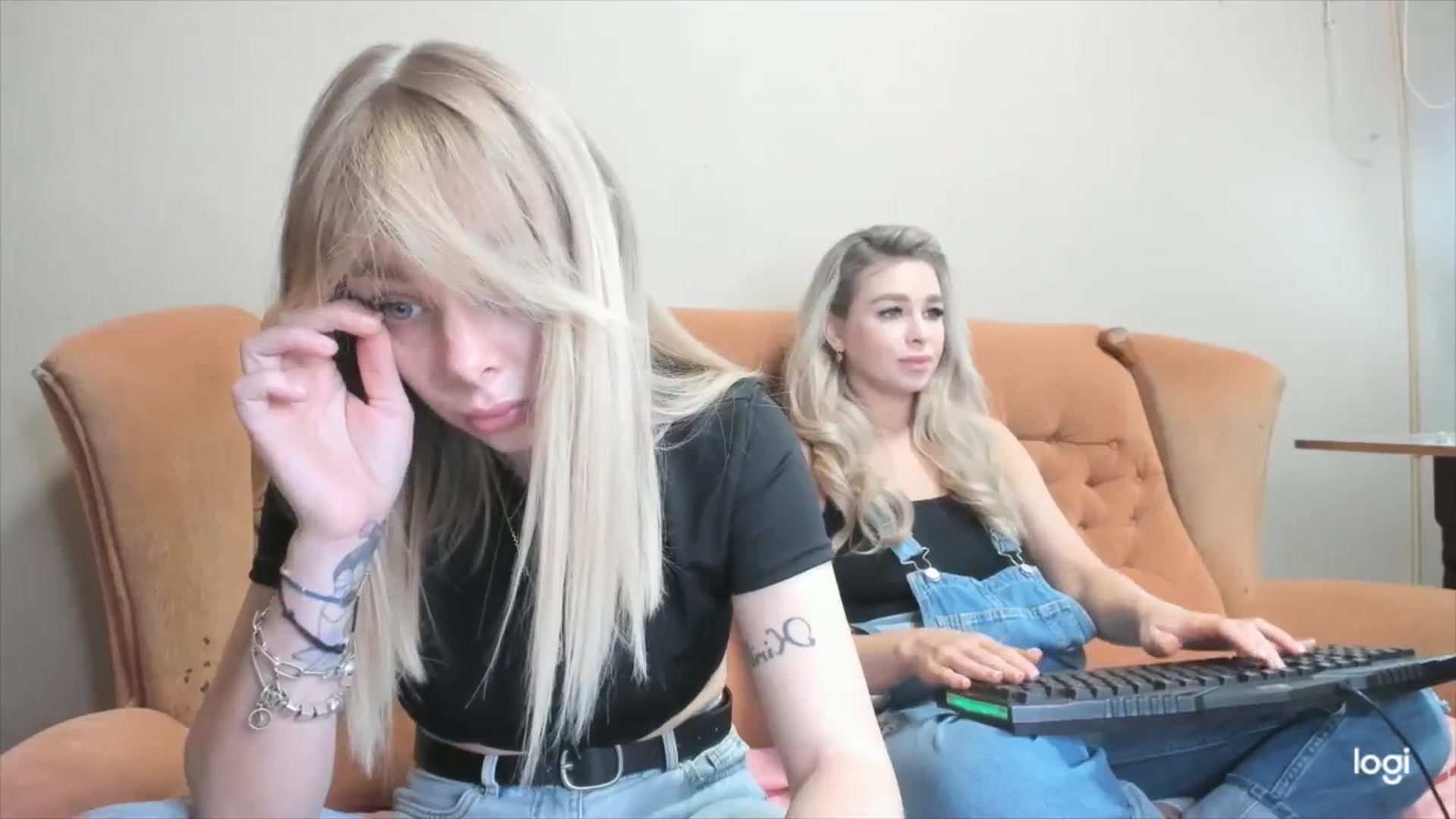 Gallery image thumbnail from YourPupsik's myfreecams stream on, 04/11/2024, 11:18 image 4 of 20