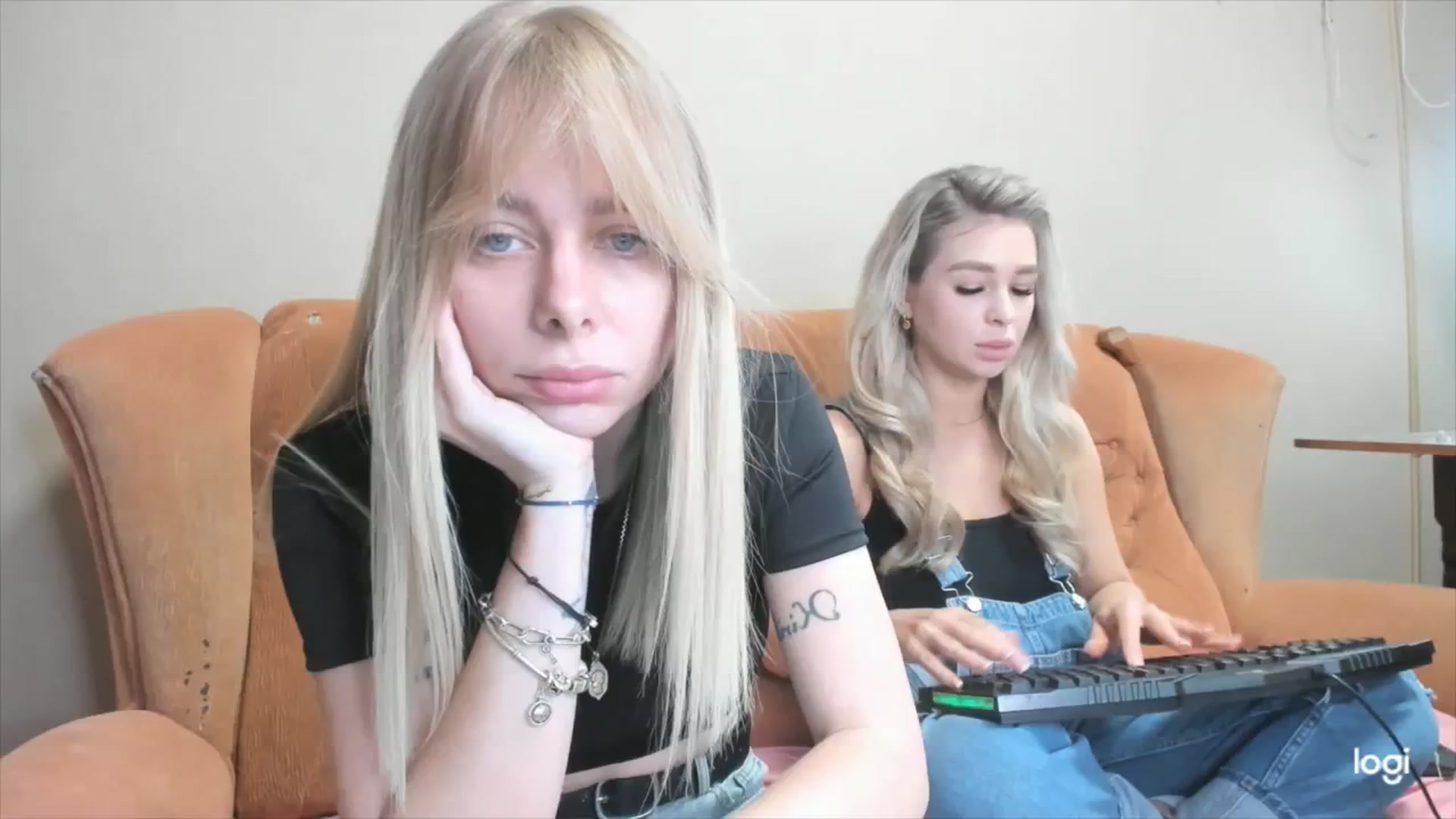 Gallery image thumbnail from YourPupsik's myfreecams stream on, 04/11/2024, 11:18 image 3 of 20