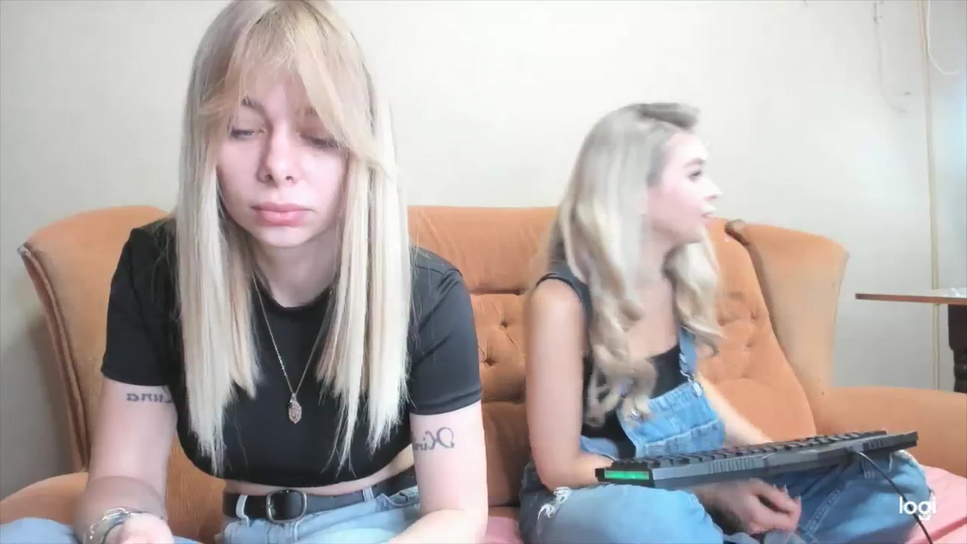 Gallery image thumbnail from YourPupsik's myfreecams stream on, 04/11/2024, 11:18 image 11 of 20