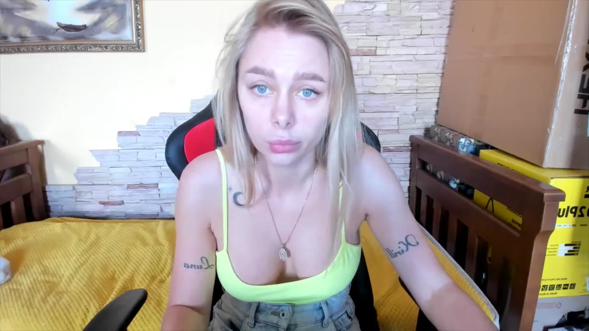 Gallery image thumbnail from YourPupsik's myfreecams stream on, 04/15/2024, 11:28 image 14 of 20