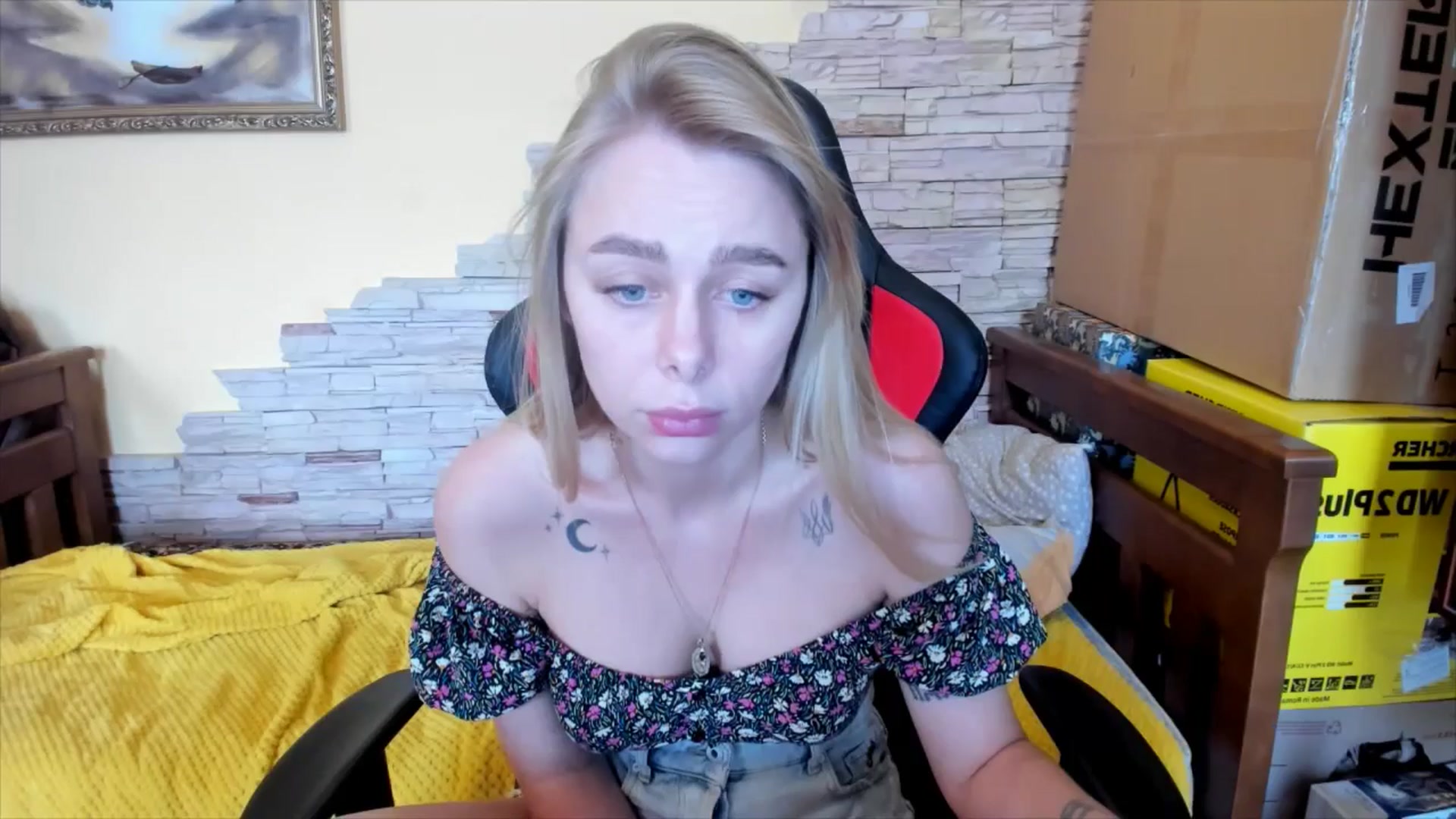 Gallery image thumbnail from YourPupsik's myfreecams stream on, 04/16/2024, 14:19 image 8 of 20