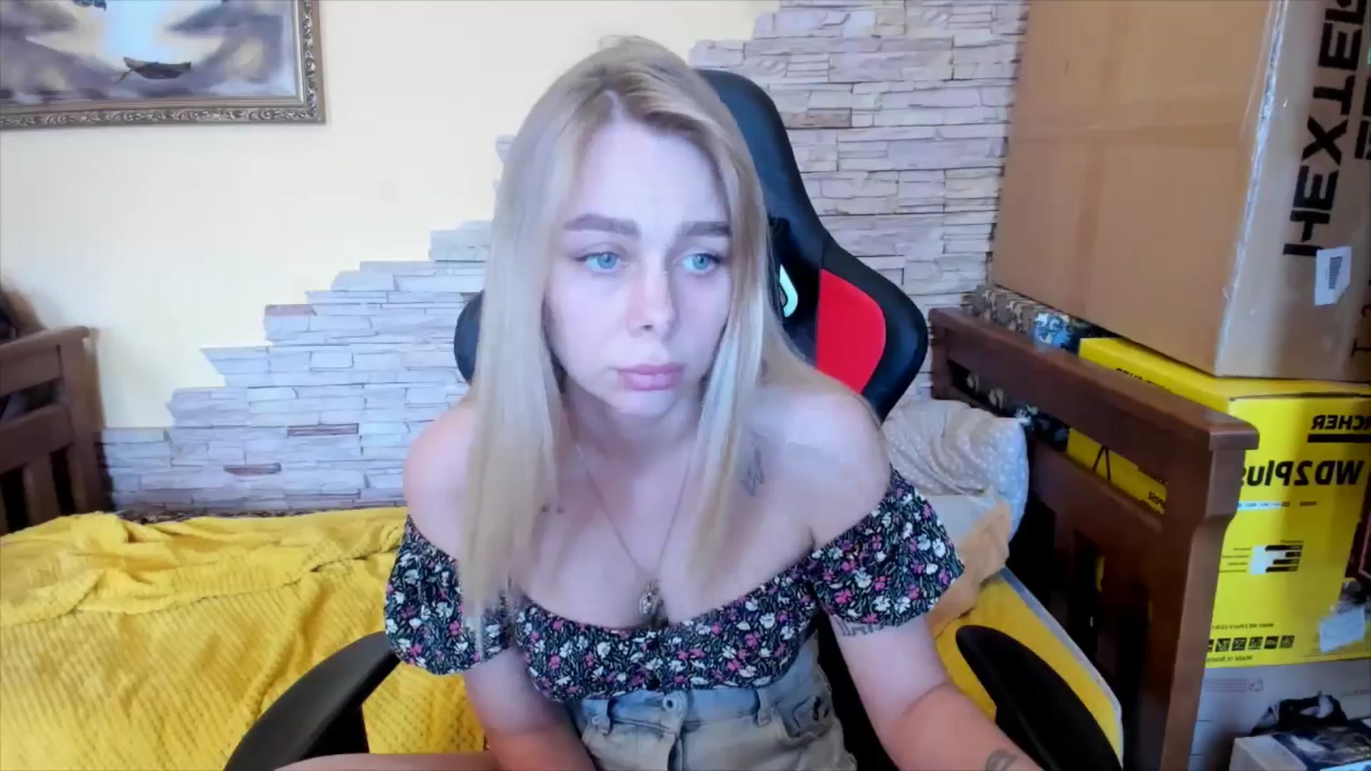 Gallery image thumbnail from YourPupsik's myfreecams stream on, 04/16/2024, 14:19 image 10 of 20
