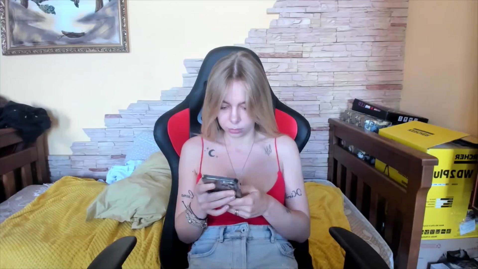 Gallery image thumbnail from YourPupsik's myfreecams stream on, 04/20/2024, 12:11 image 2 of 20