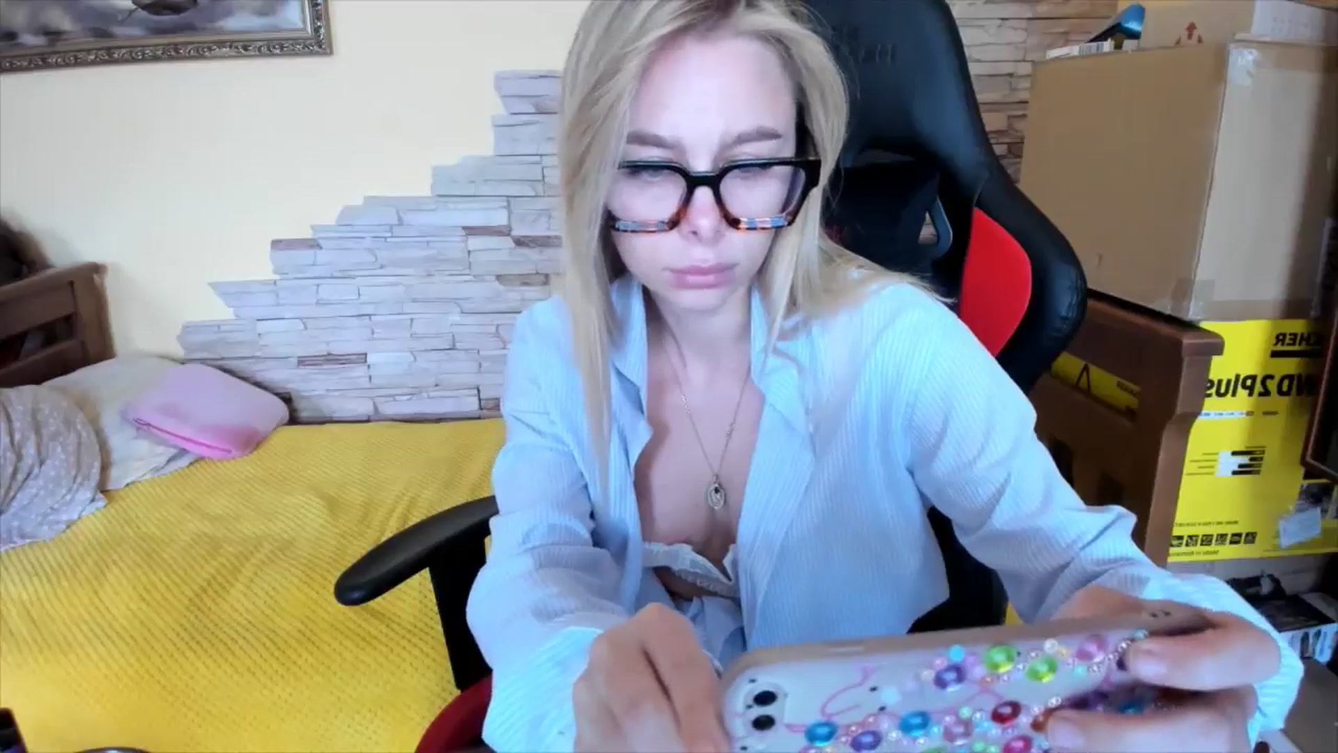 Gallery image thumbnail from YourPupsik's myfreecams stream on, 04/25/2024, 12:52 image 7 of 20