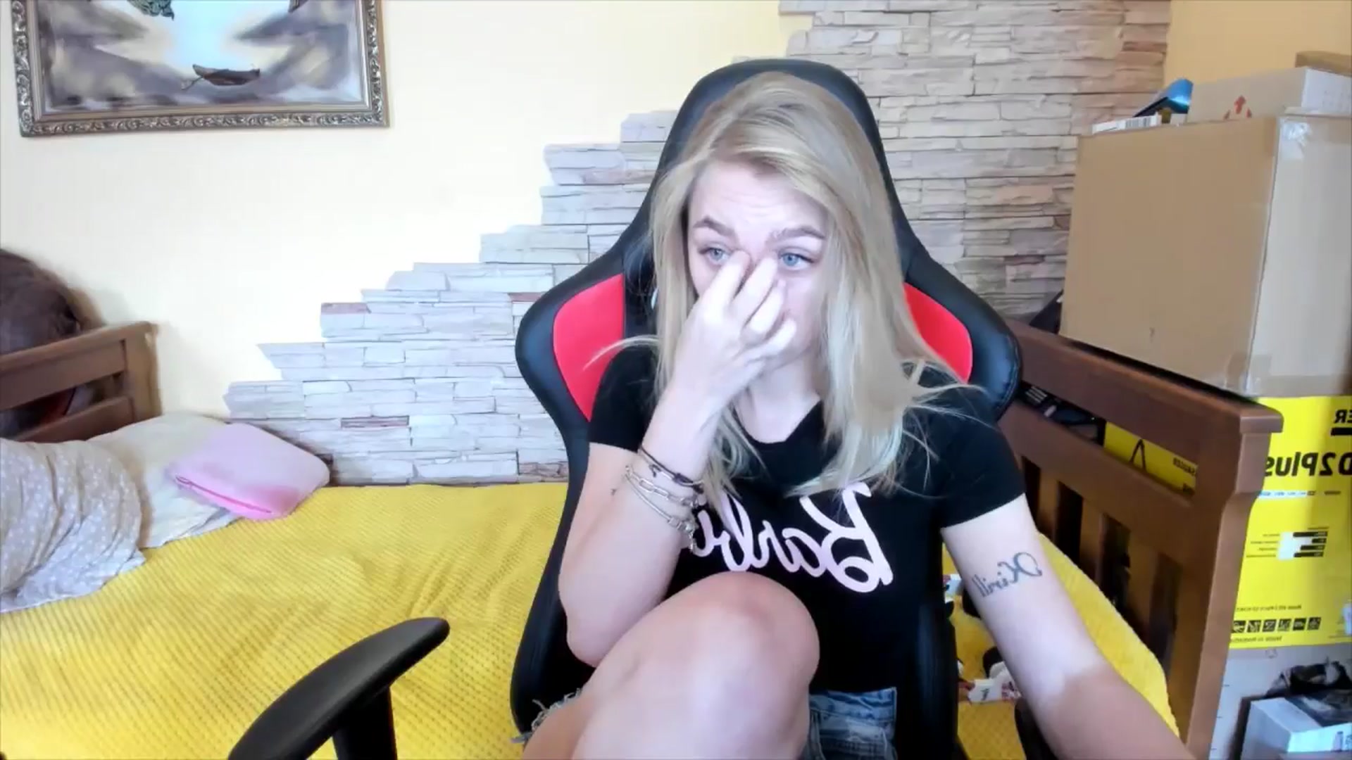 Gallery image thumbnail from YourPupsik's myfreecams stream on, 04/25/2024, 12:52 image 10 of 20