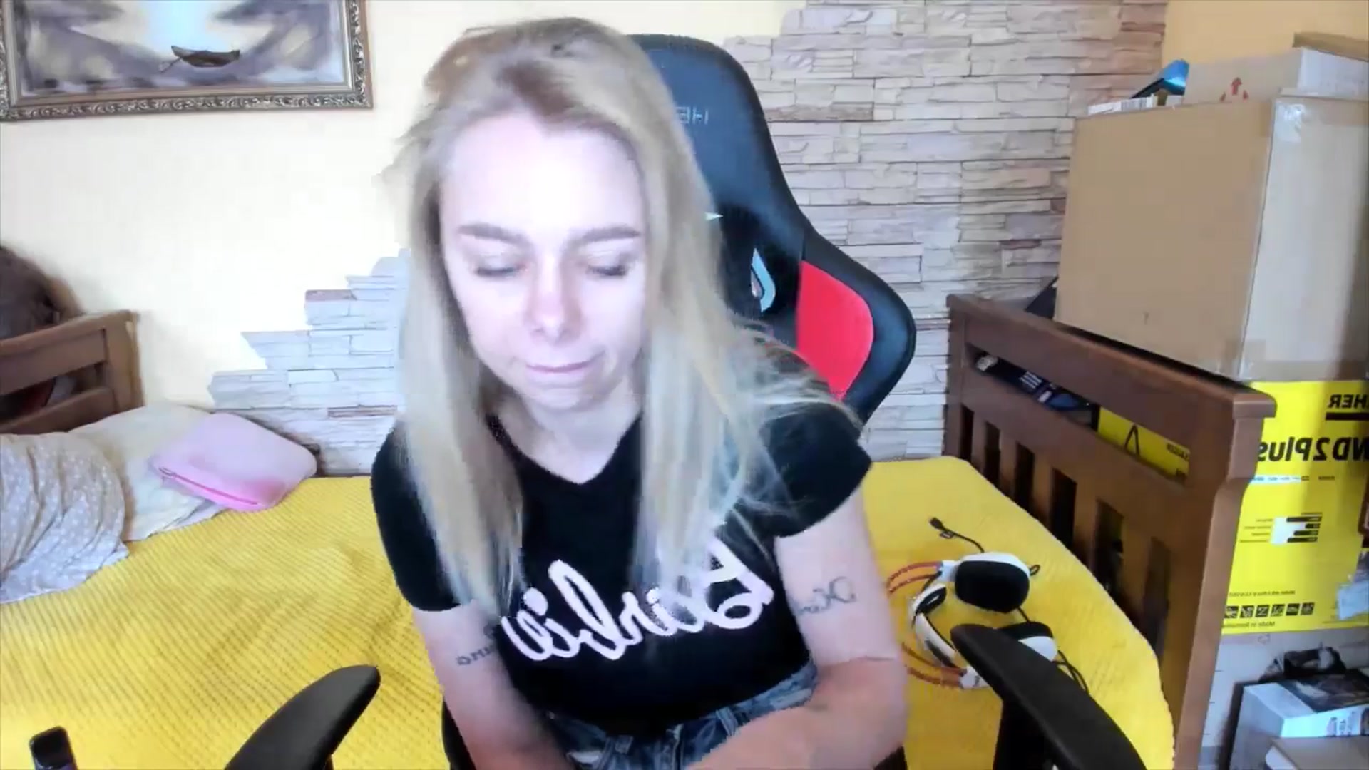 Gallery image thumbnail from YourPupsik's myfreecams stream on, 04/25/2024, 12:52 image 2 of 20