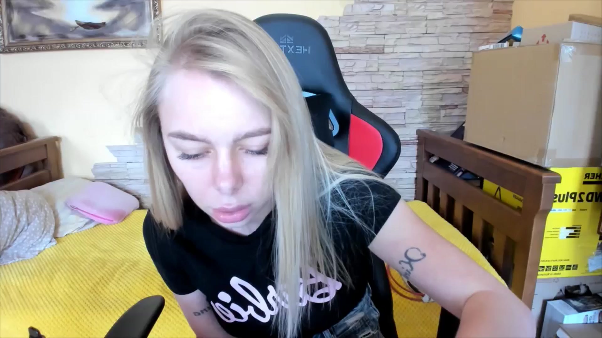Gallery image thumbnail from YourPupsik's myfreecams stream on, 04/25/2024, 12:52 image 1 of 20
