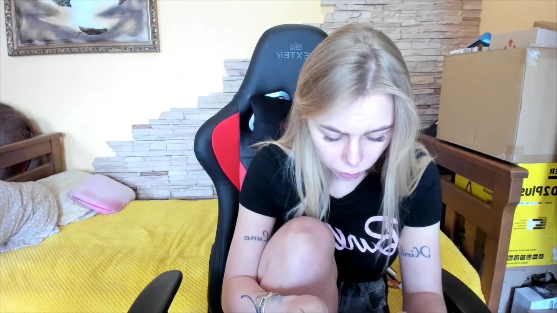 Gallery image thumbnail from YourPupsik's myfreecams stream on, 04/25/2024, 12:52 image 17 of 20