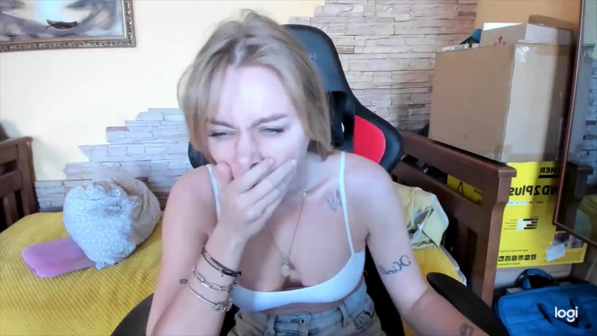 Gallery image thumbnail from YourPupsik's myfreecams stream on, 04/28/2024, 12:20 image 16 of 20