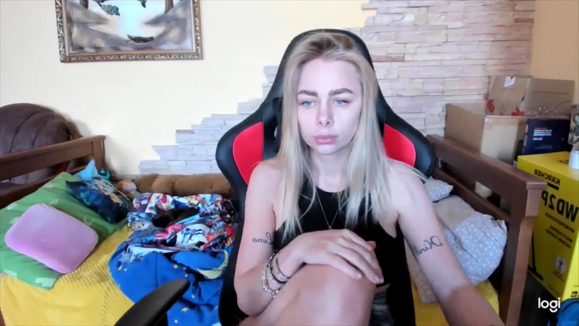 Gallery image thumbnail from YourPupsik's myfreecams stream on, 05/03/2024, 09:23 image 12 of 20