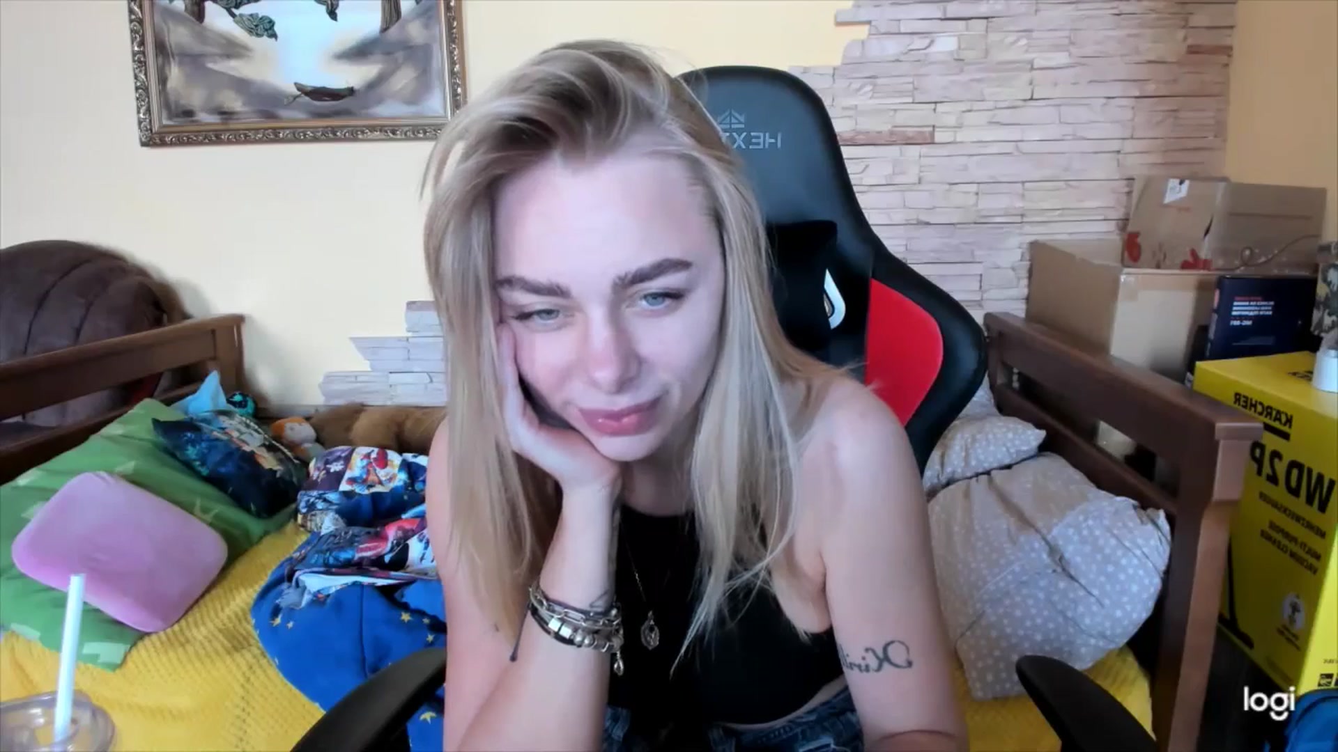 Gallery image thumbnail from YourPupsik's myfreecams stream on, 05/03/2024, 09:23 image 20 of 20
