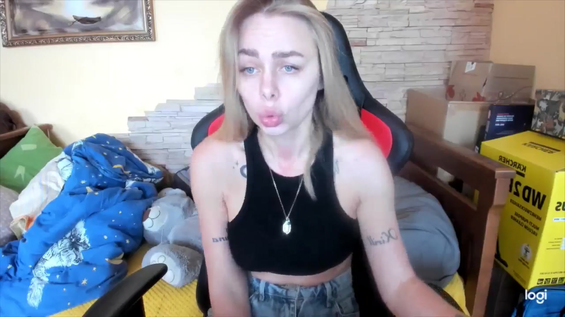 Gallery image thumbnail from YourPupsik's myfreecams stream on, 05/07/2024, 10:59 image 11 of 20