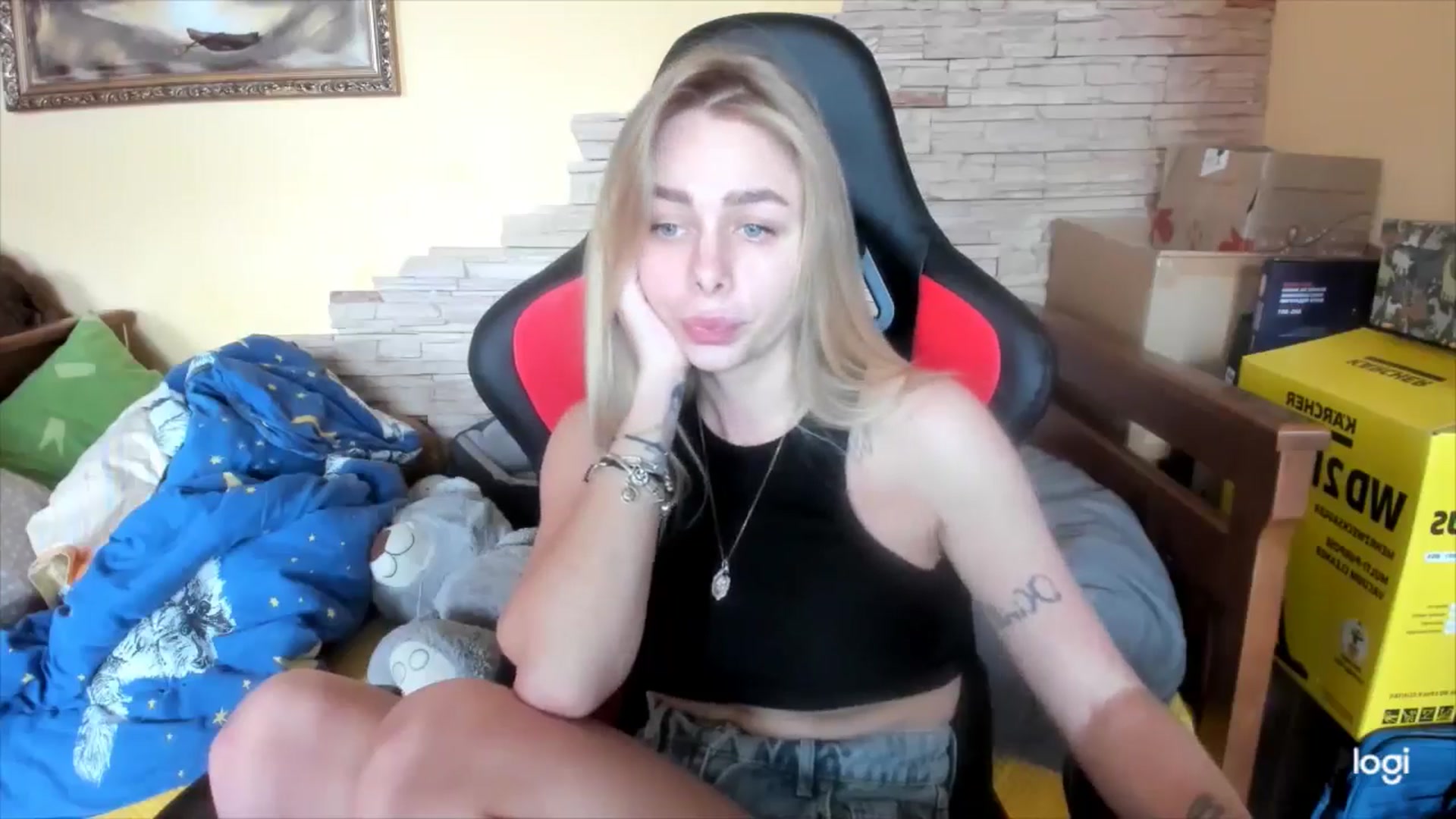 Gallery image thumbnail from YourPupsik's myfreecams stream on, 05/07/2024, 10:59 image 18 of 20