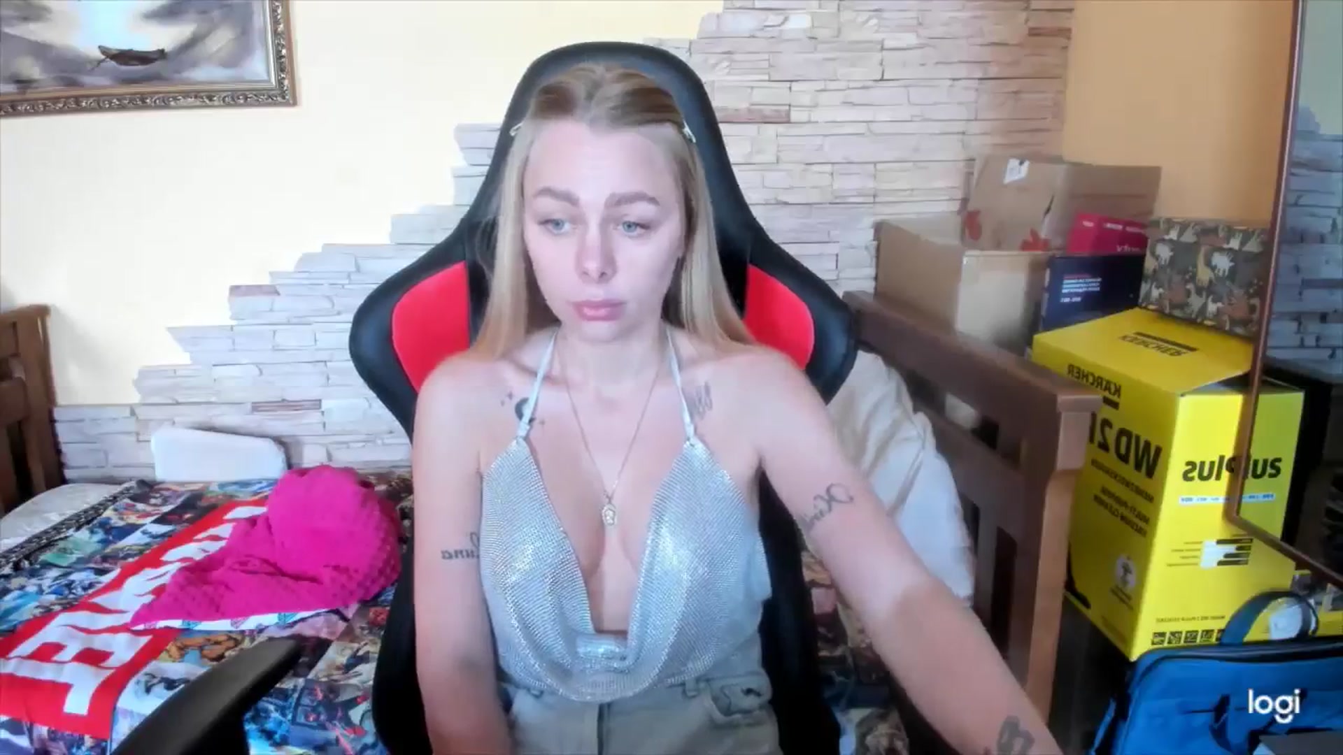 Gallery image thumbnail from YourPupsik's myfreecams stream on, 05/16/2024, 11:16 image 6 of 20