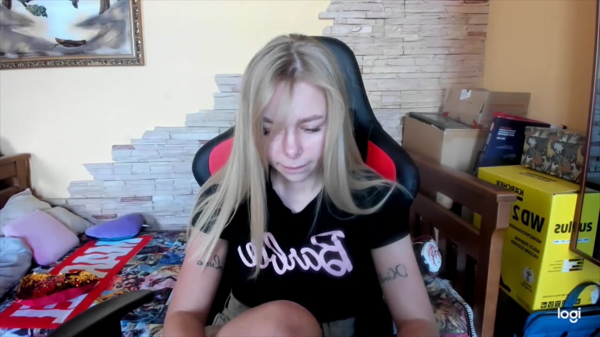 Gallery image thumbnail from YourPupsik's myfreecams stream on, 05/21/2024, 10:28 image 8 of 20