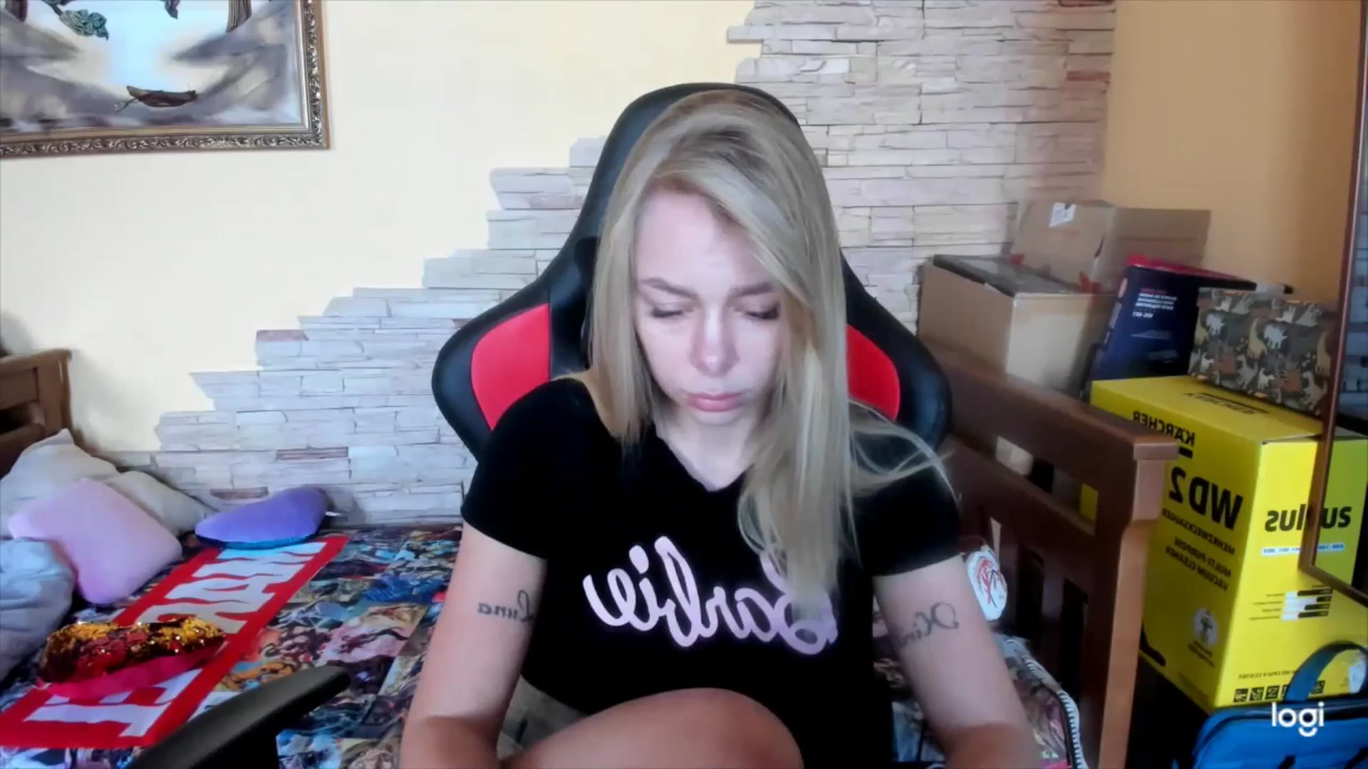 Gallery image thumbnail from YourPupsik's myfreecams stream on, 05/21/2024, 10:28 image 12 of 20
