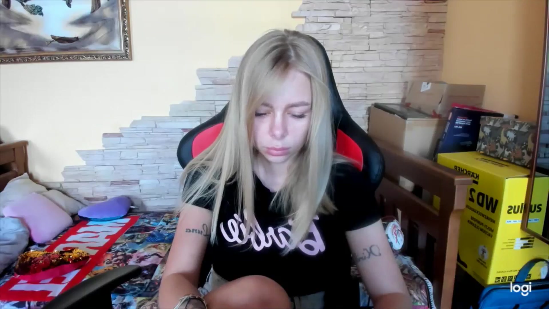 Gallery image thumbnail from YourPupsik's myfreecams stream on, 05/21/2024, 10:28 image 7 of 20