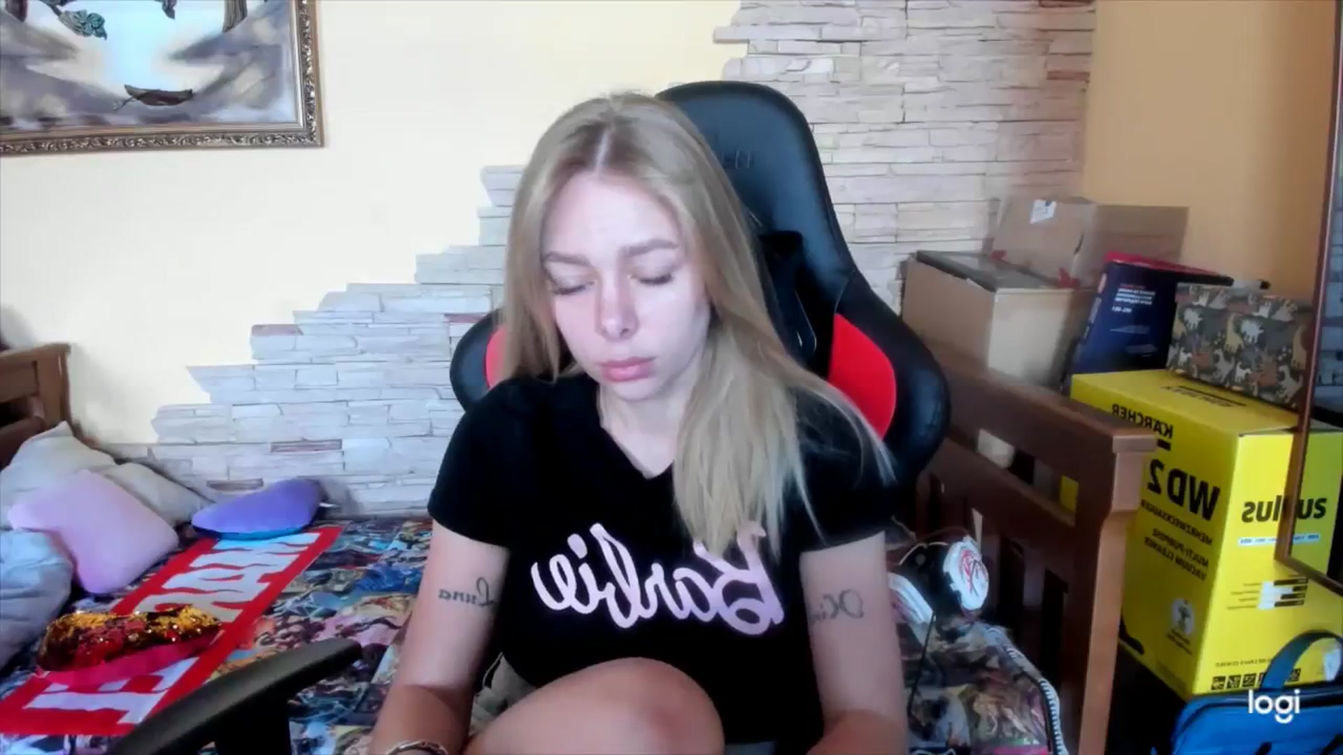 Gallery image thumbnail from YourPupsik's myfreecams stream on, 05/21/2024, 10:28 image 13 of 20