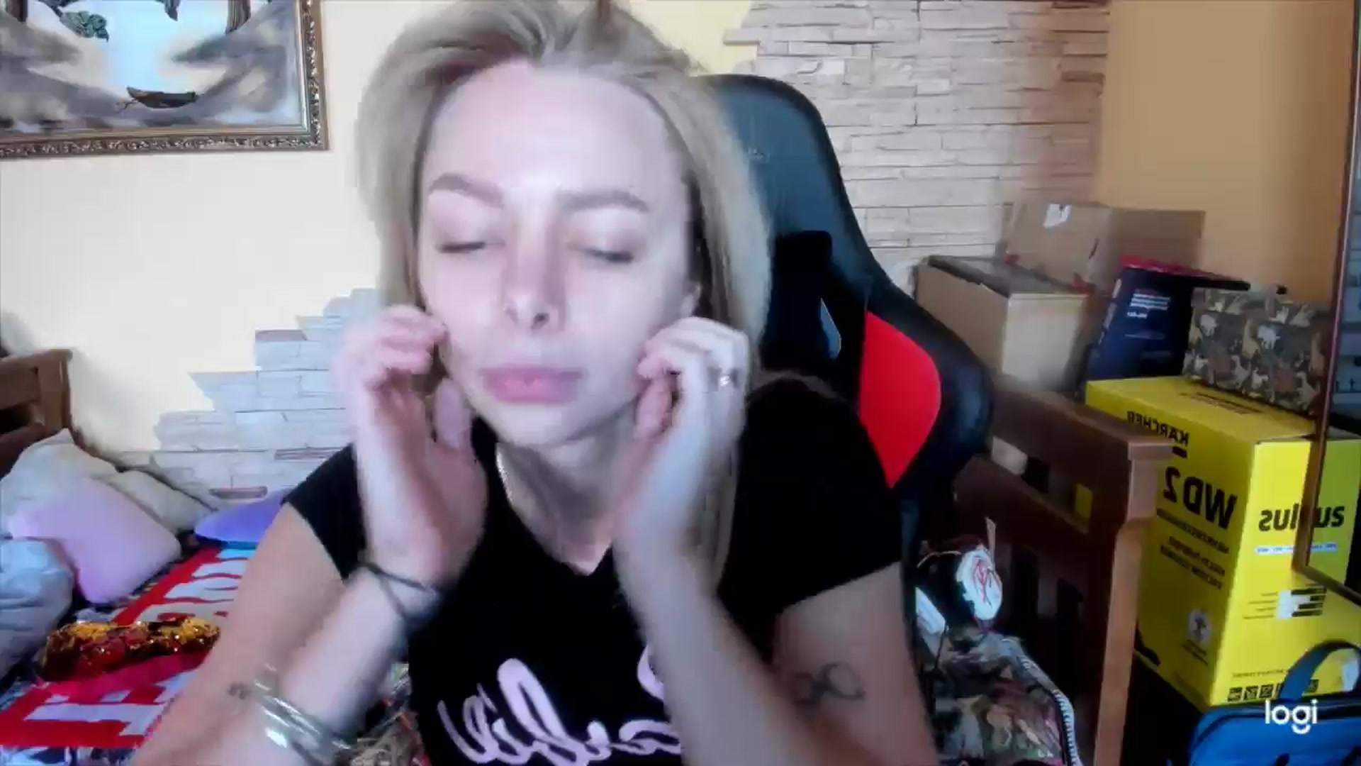Gallery image thumbnail from YourPupsik's myfreecams stream on, 05/21/2024, 10:28 image 20 of 20