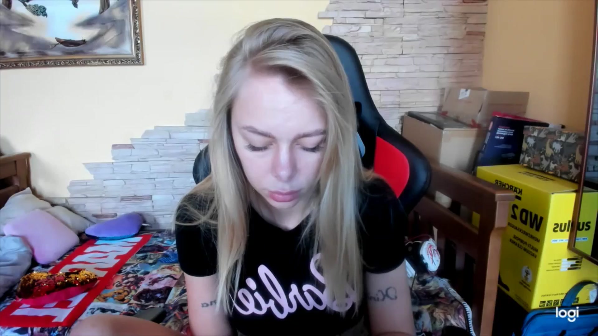 Gallery image thumbnail from YourPupsik's myfreecams stream on, 05/21/2024, 10:28 image 16 of 20