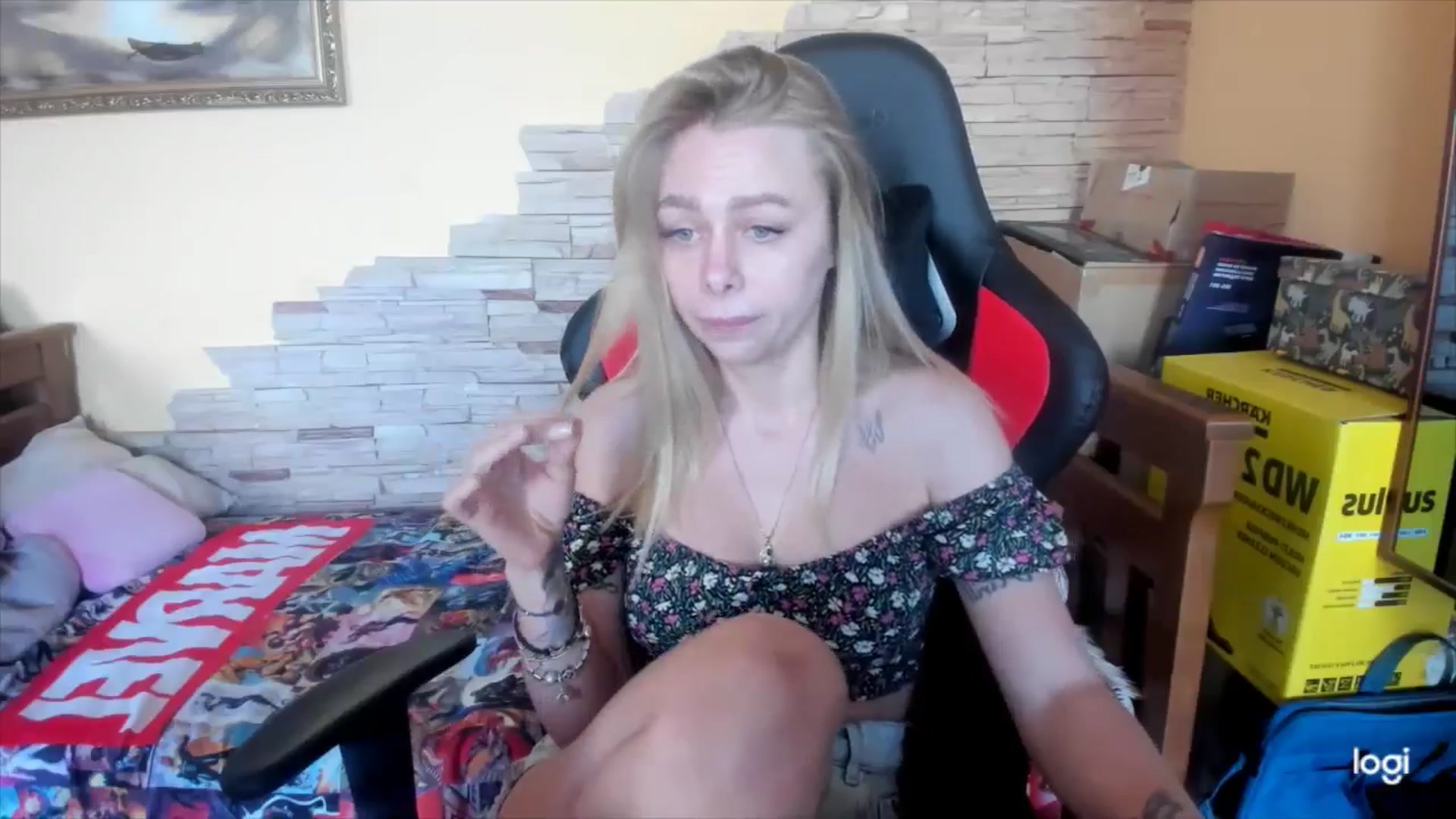 Gallery image thumbnail from YourPupsik's myfreecams stream on, 05/22/2024, 12:11 image 10 of 20