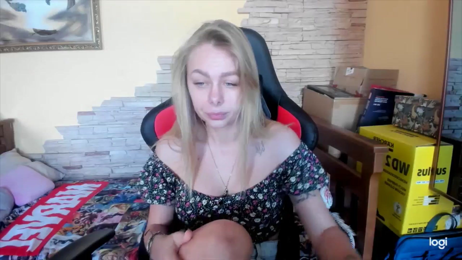 Gallery image thumbnail from YourPupsik's myfreecams stream on, 05/22/2024, 12:11 image 6 of 20