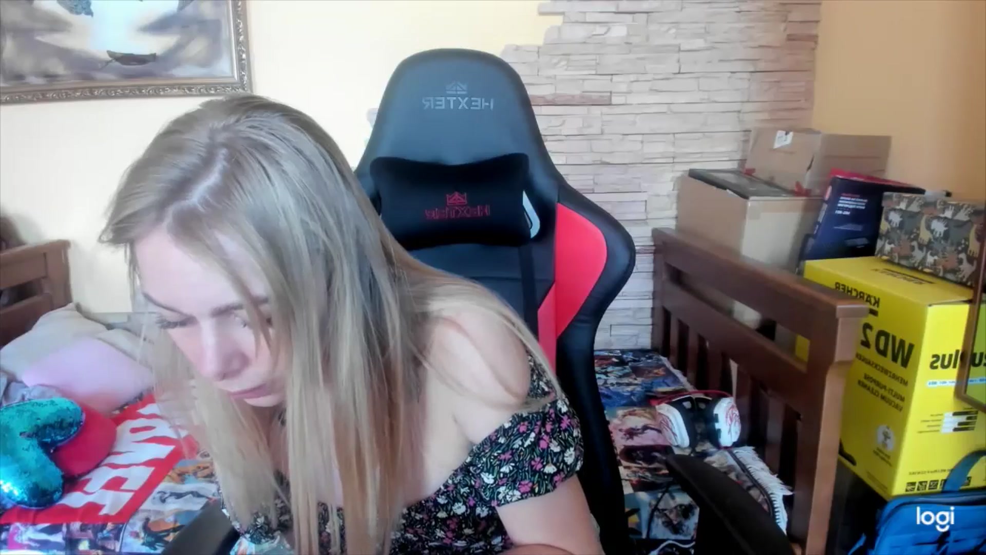 Gallery image thumbnail from YourPupsik's myfreecams stream on, 05/22/2024, 12:30 image 14 of 20