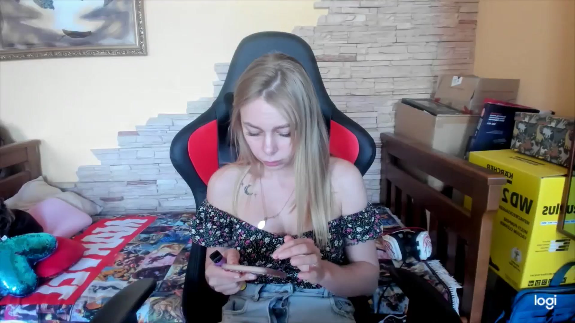 Gallery image thumbnail from YourPupsik's myfreecams stream on, 05/22/2024, 12:30 image 20 of 20