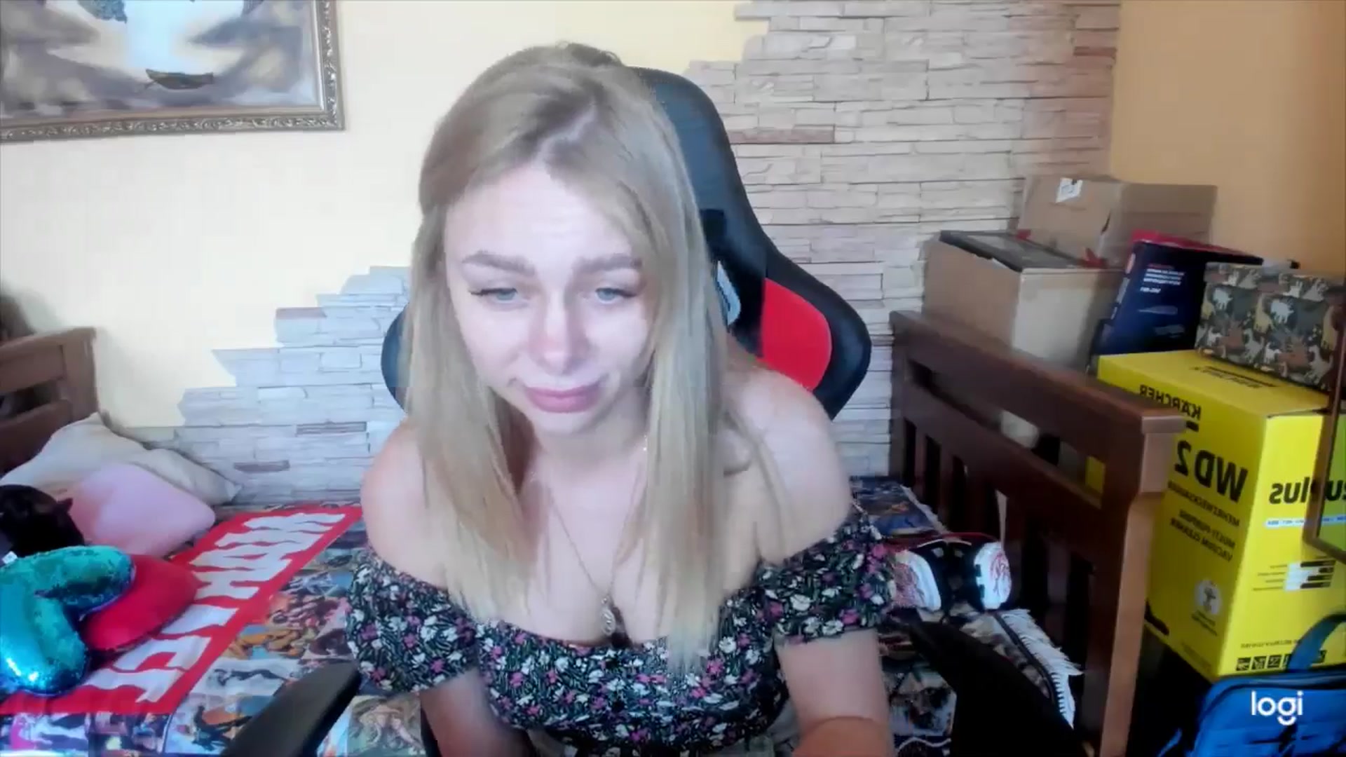 Gallery image thumbnail from YourPupsik's myfreecams stream on, 05/22/2024, 12:30 image 18 of 20