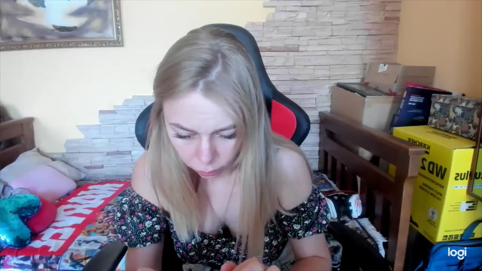 Gallery image thumbnail from YourPupsik's myfreecams stream on, 05/22/2024, 12:30 image 12 of 20
