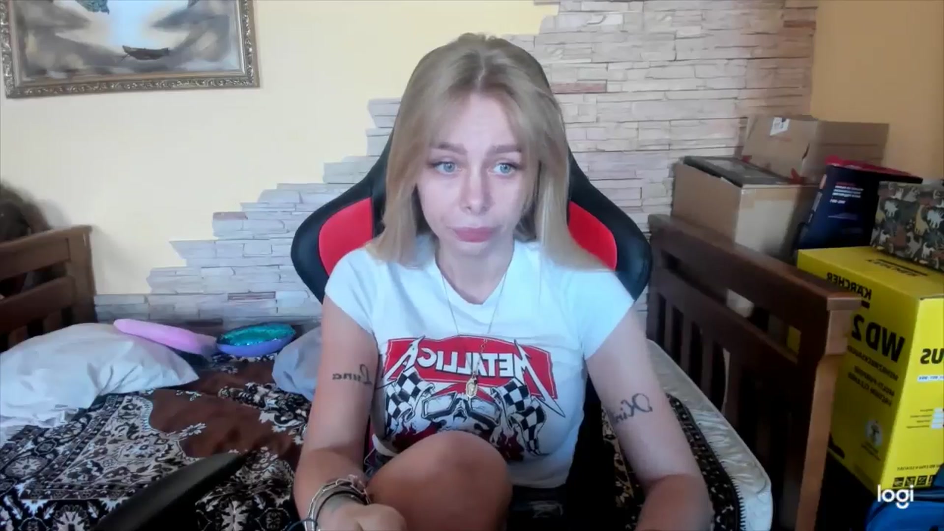 Gallery image thumbnail from YourPupsik's myfreecams stream on, 05/24/2024, 10:22 image 16 of 20