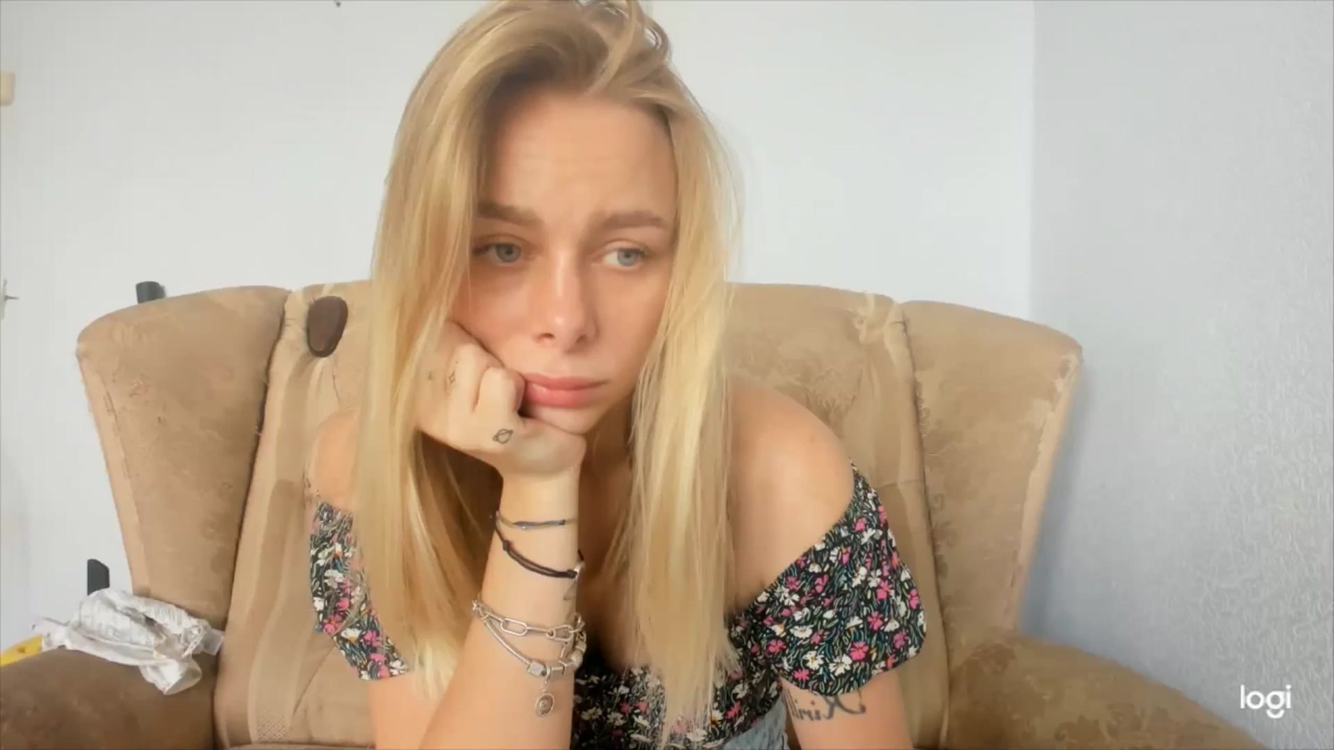 Gallery image thumbnail from YourPupsik's myfreecams stream on, 06/20/2024, 11:44 image 10 of 20