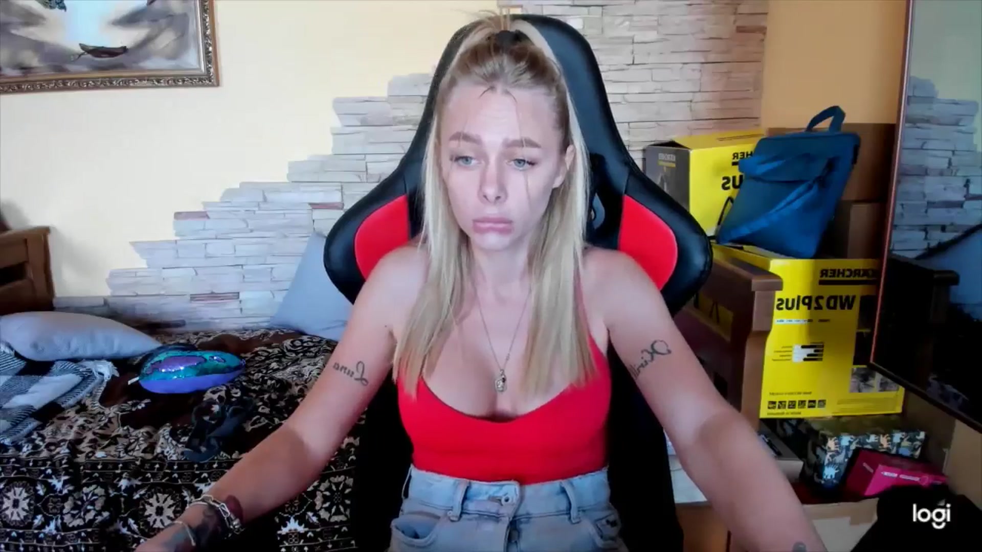 Gallery image thumbnail from YourPupsik's myfreecams stream on, 09/26/2024, 11:03 image 12 of 20