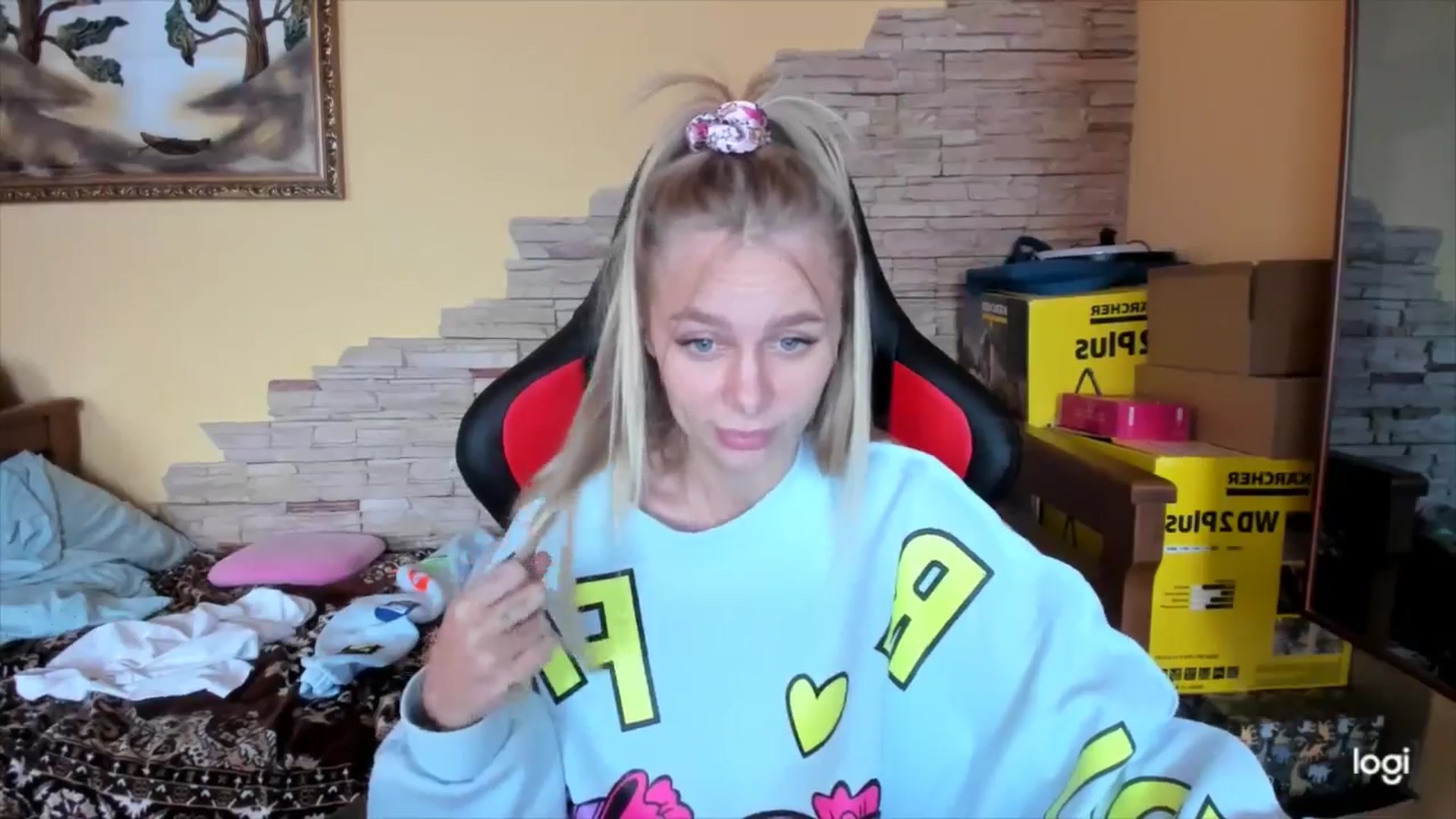 Gallery image thumbnail from YourPupsik's myfreecams stream on, 10/01/2024, 11:12 image 9 of 20