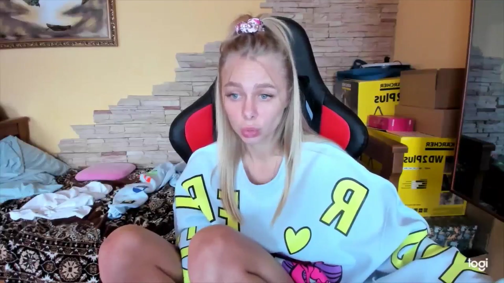 Gallery image thumbnail from YourPupsik's myfreecams stream on, 10/01/2024, 11:12 image 14 of 20
