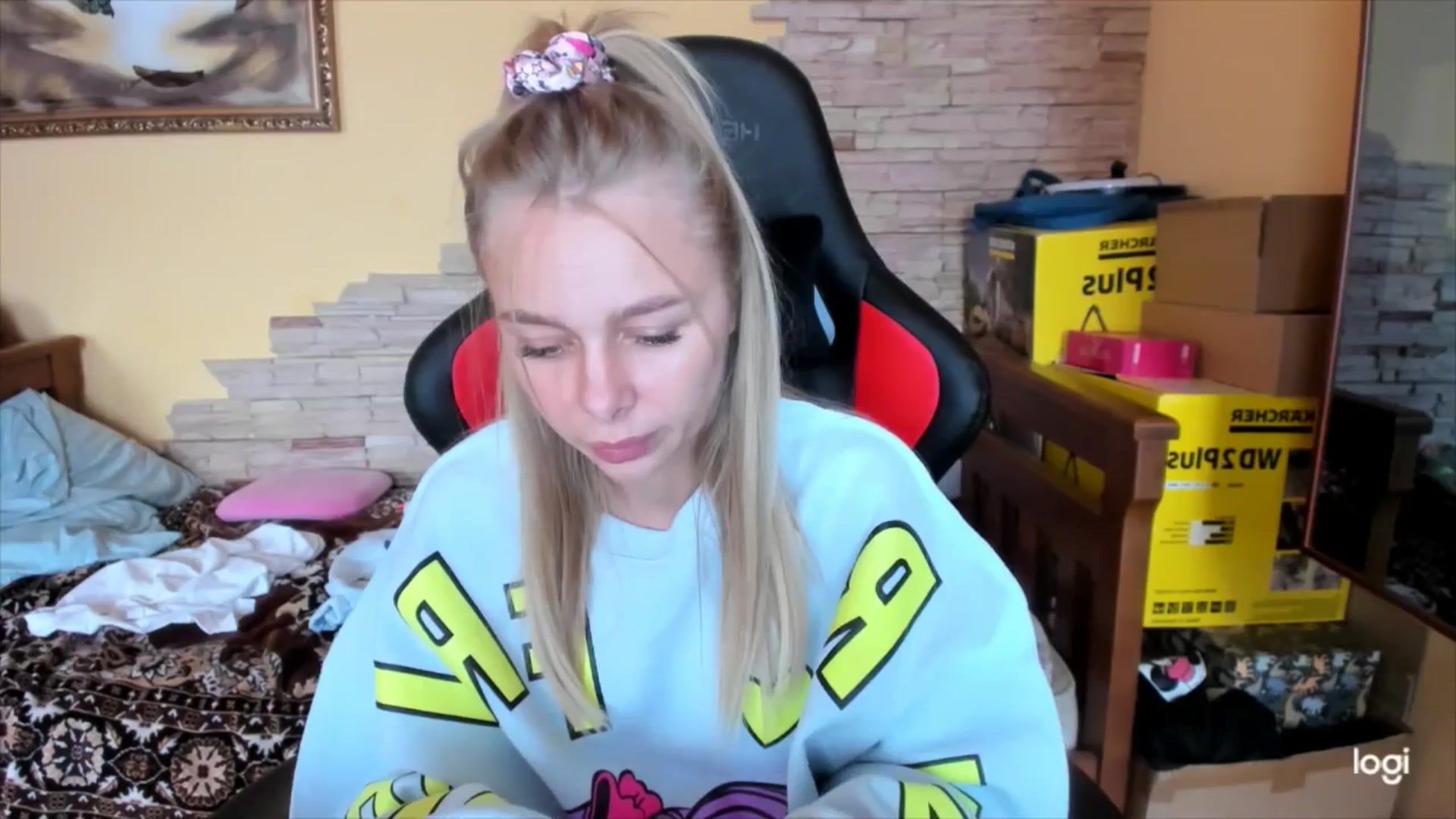 Gallery image thumbnail from YourPupsik's myfreecams stream on, 10/01/2024, 11:12 image 18 of 20