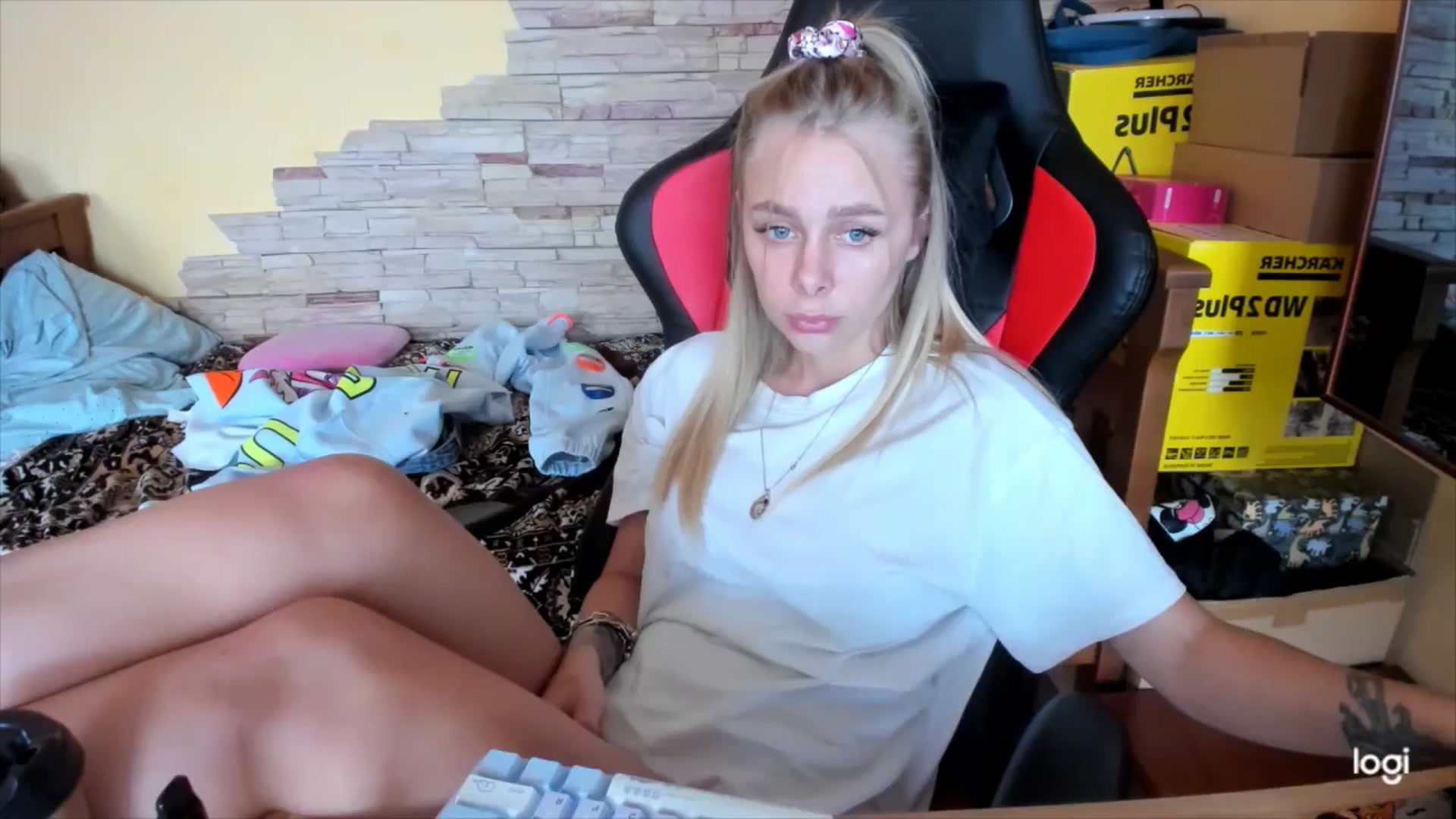 Gallery image thumbnail from YourPupsik's myfreecams stream on, 10/01/2024, 12:27 image 4 of 20