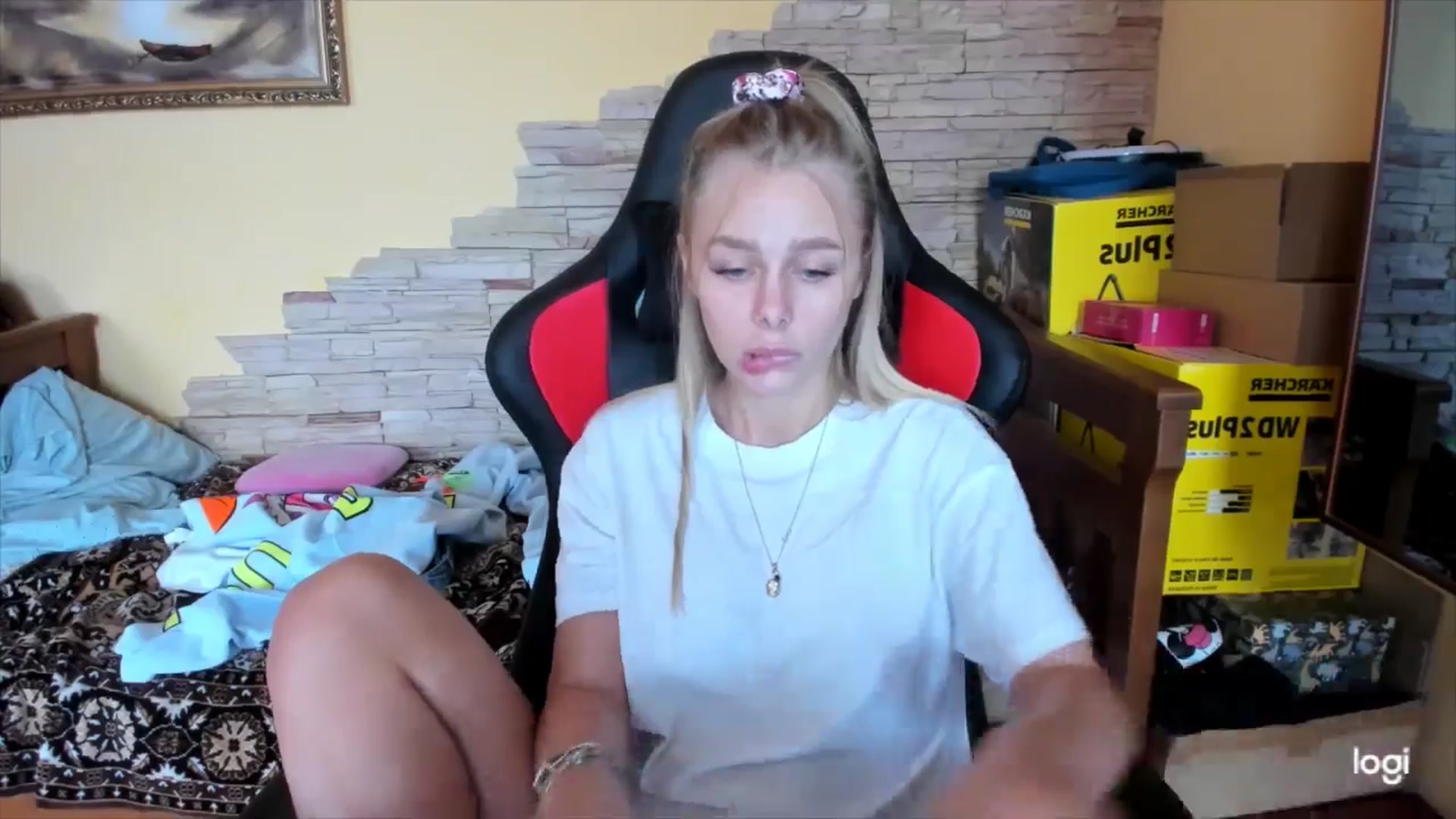 Gallery image thumbnail from YourPupsik's myfreecams stream on, 10/01/2024, 12:27 image 12 of 20