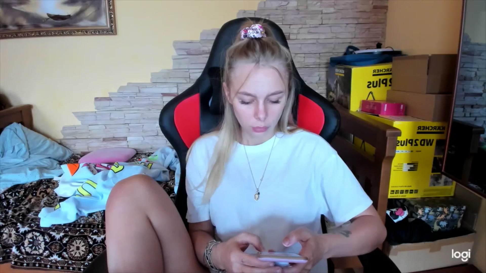 Gallery image thumbnail from YourPupsik's myfreecams stream on, 10/01/2024, 12:27 image 8 of 20