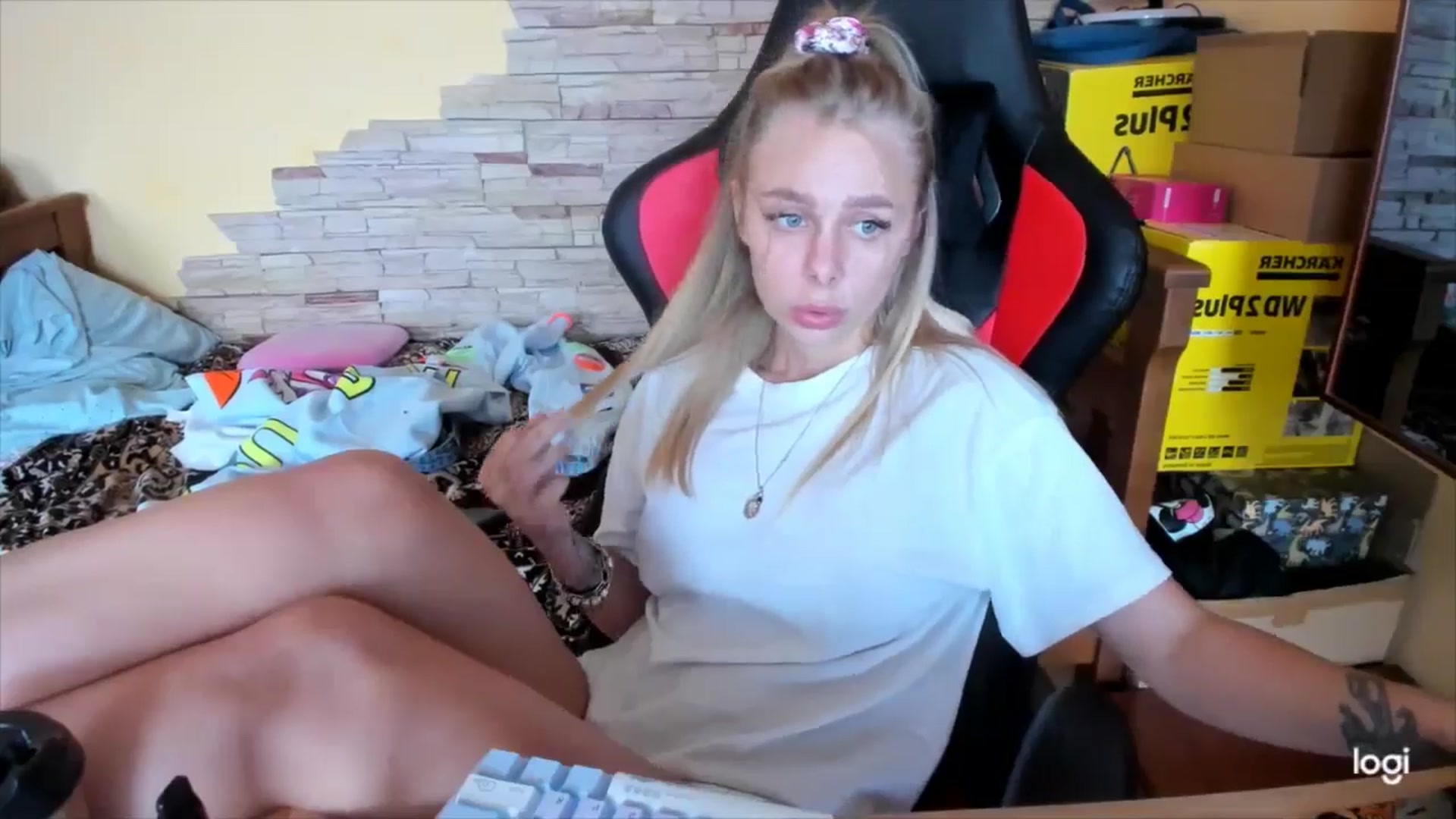 Gallery image thumbnail from YourPupsik's myfreecams stream on, 10/01/2024, 12:27 image 3 of 20