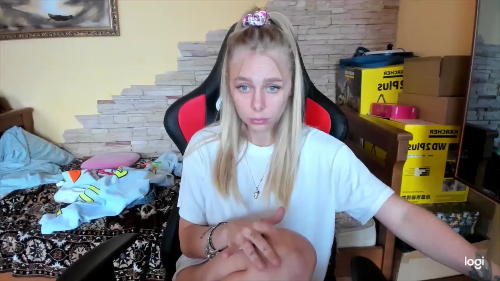 Gallery image thumbnail from YourPupsik's myfreecams stream on, 10/01/2024, 12:27 image 16 of 20