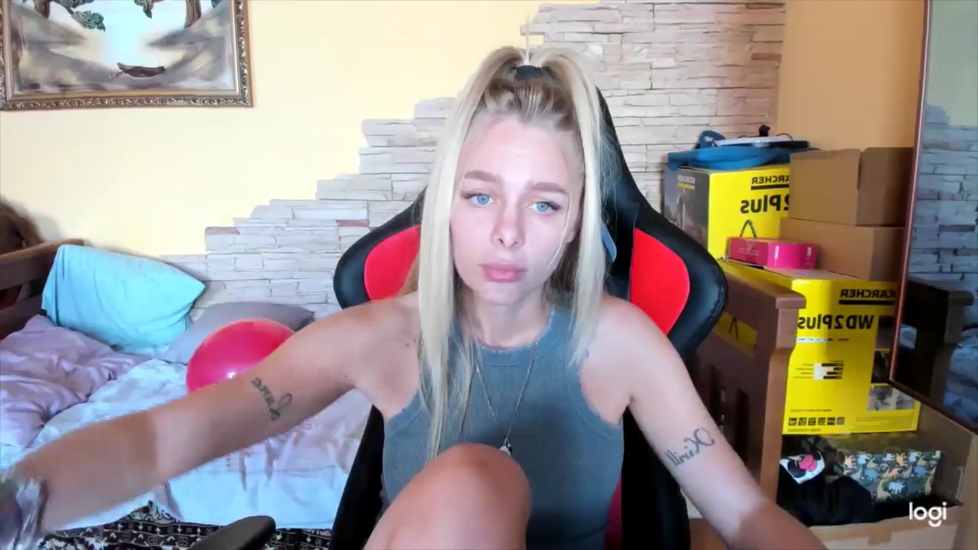 Gallery image thumbnail from YourPupsik's myfreecams stream on, 10/02/2024, 09:44 image 12 of 20