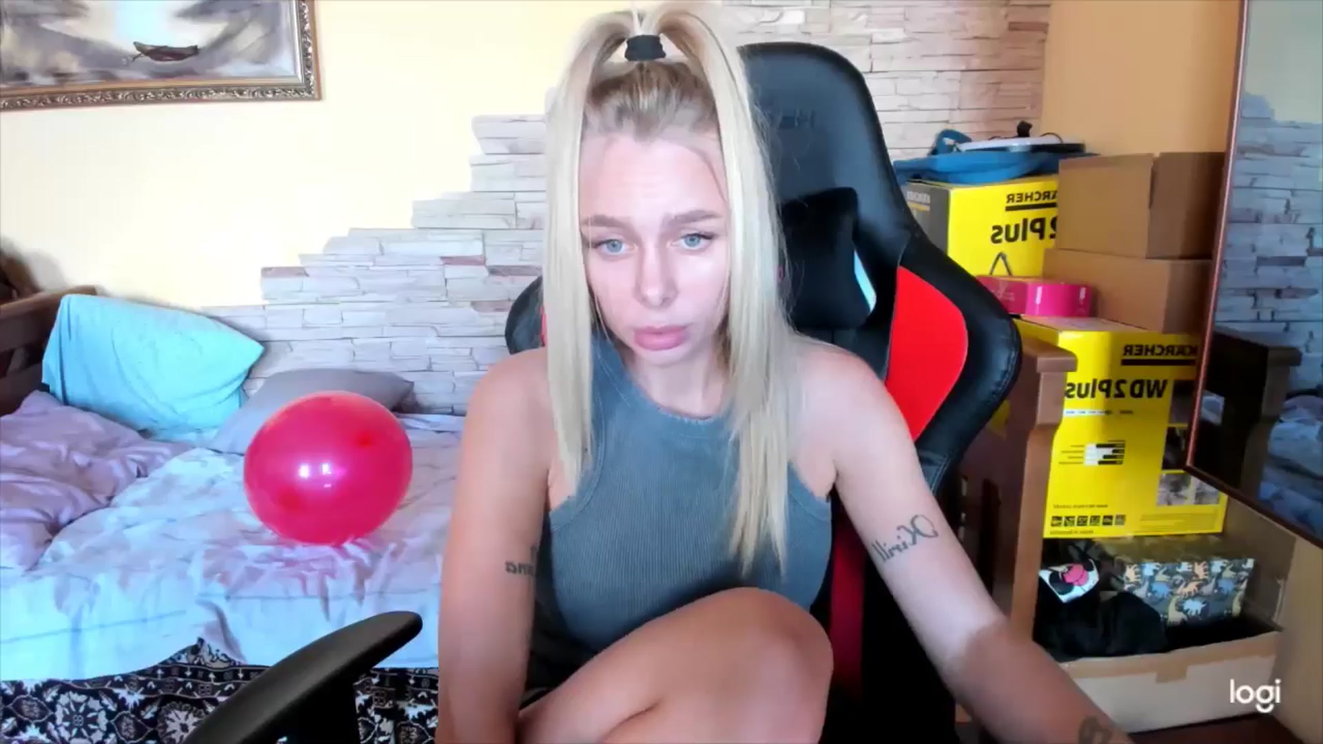 Gallery image thumbnail from YourPupsik's myfreecams stream on, 10/02/2024, 10:12 image 17 of 20