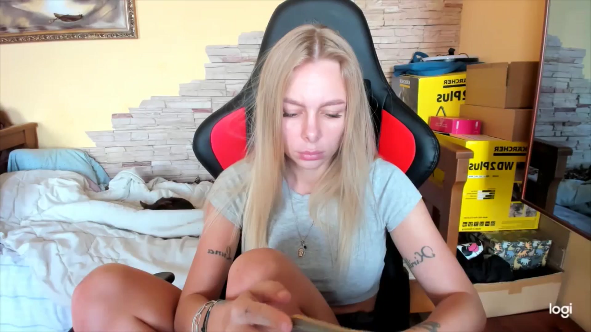 Gallery image thumbnail from YourPupsik's myfreecams stream on, 10/03/2024, 09:22 image 9 of 20