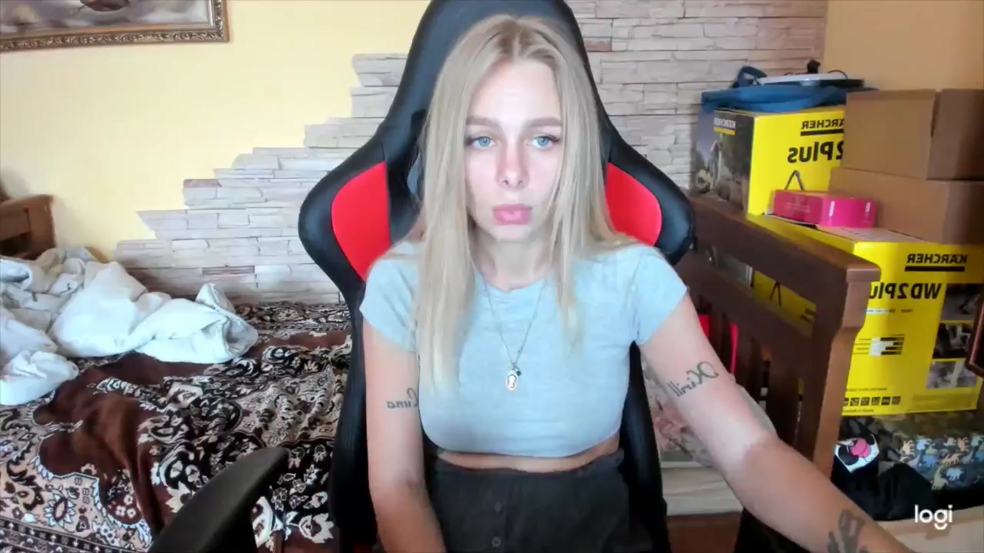 Gallery image thumbnail from YourPupsik's myfreecams stream on, 10/03/2024, 10:21 image 6 of 20