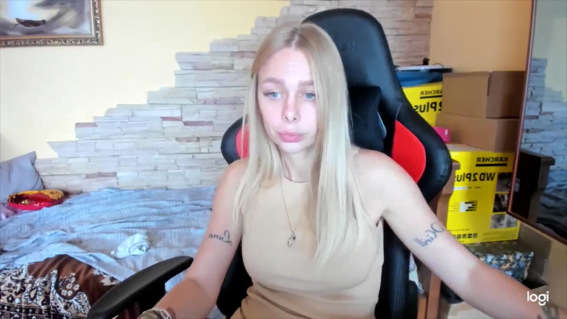 Gallery image thumbnail from YourPupsik's myfreecams stream on, 10/07/2024, 09:15 image 19 of 20