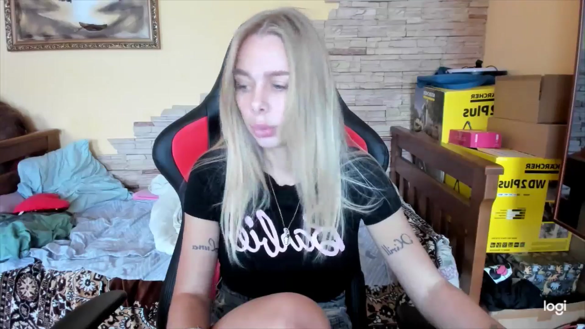 Gallery image thumbnail from YourPupsik's myfreecams stream on, 10/11/2024, 07:57 image 17 of 20