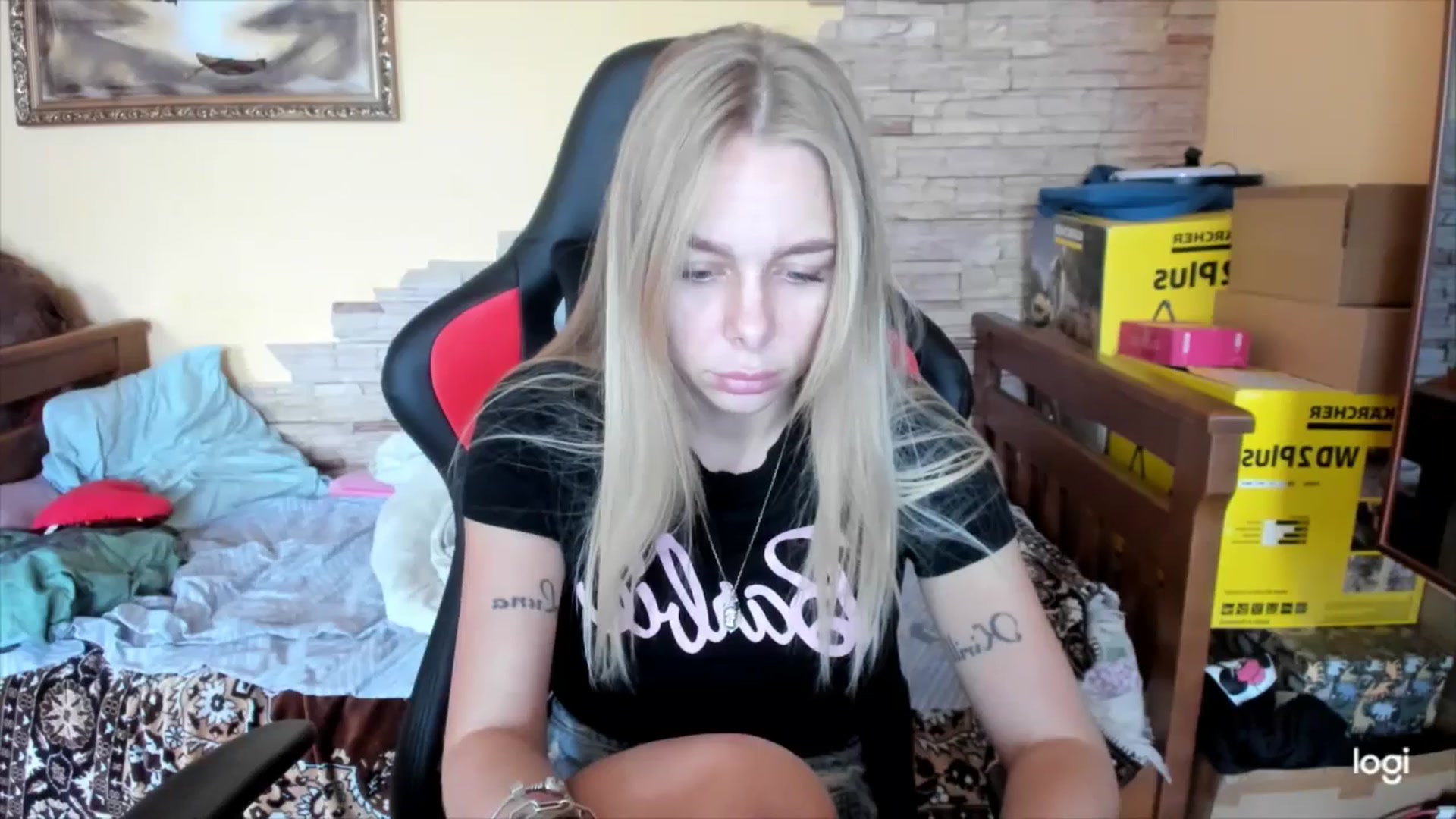 Gallery image thumbnail from YourPupsik's myfreecams stream on, 10/11/2024, 07:57 image 12 of 20
